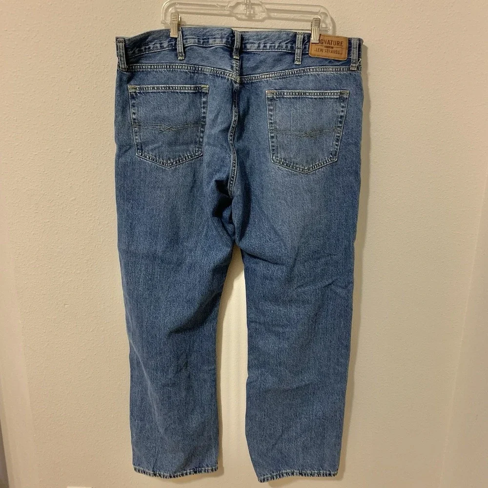 Levi Strauss Men's Signature Gold Blue Denim Jeans 42x32 Relaxed Fit Medium Wash